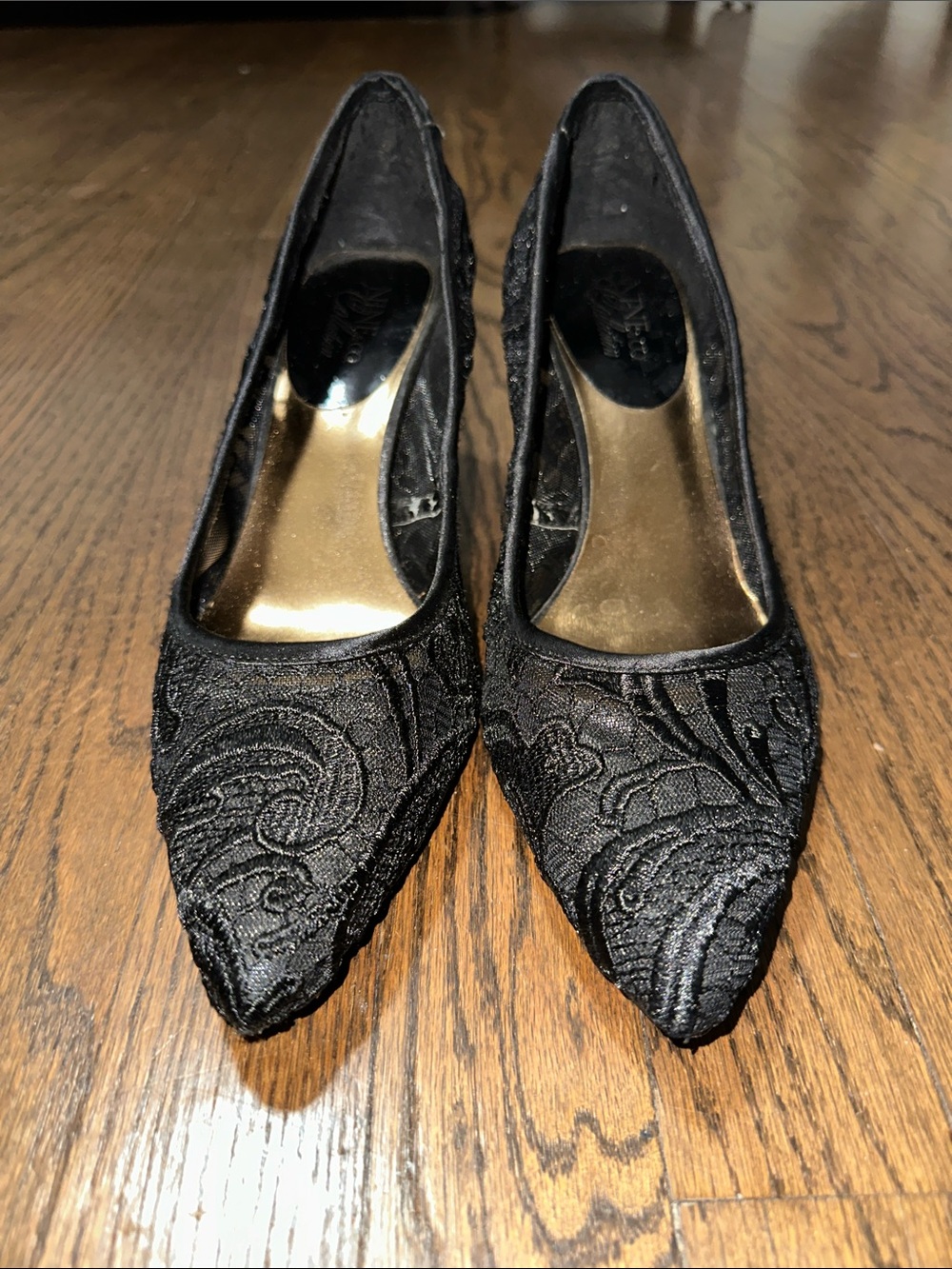 Nine & Co Vintage Elegant Black Pointed Lace Leather Low Heel Pumps 11 - Picture 8 of 10